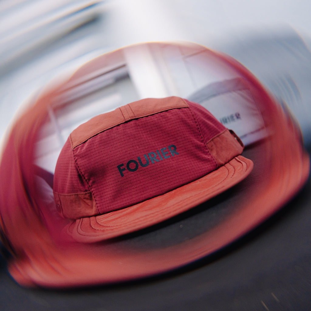 GORRA FIVE PANEL BURDEOS