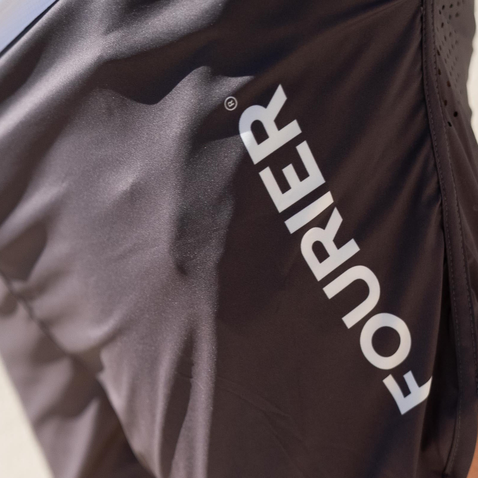 BLACK WOMEN'S RUNNING SHORTS