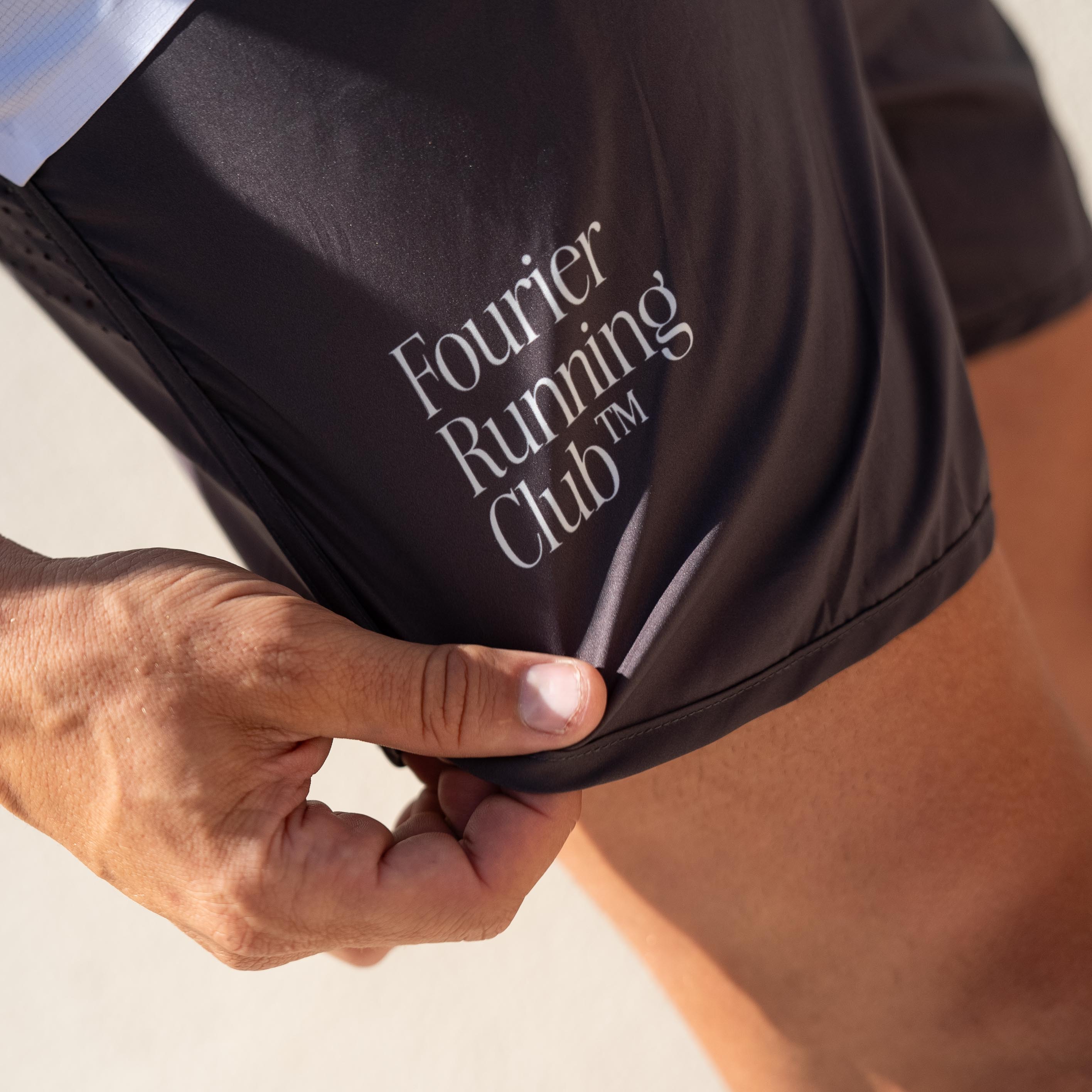 BLACK MEN'S RUNNING SHORTS