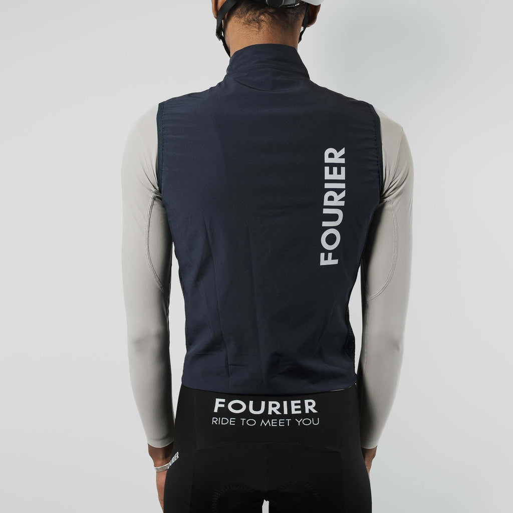 Fourier_pantalon_negro_corto_1