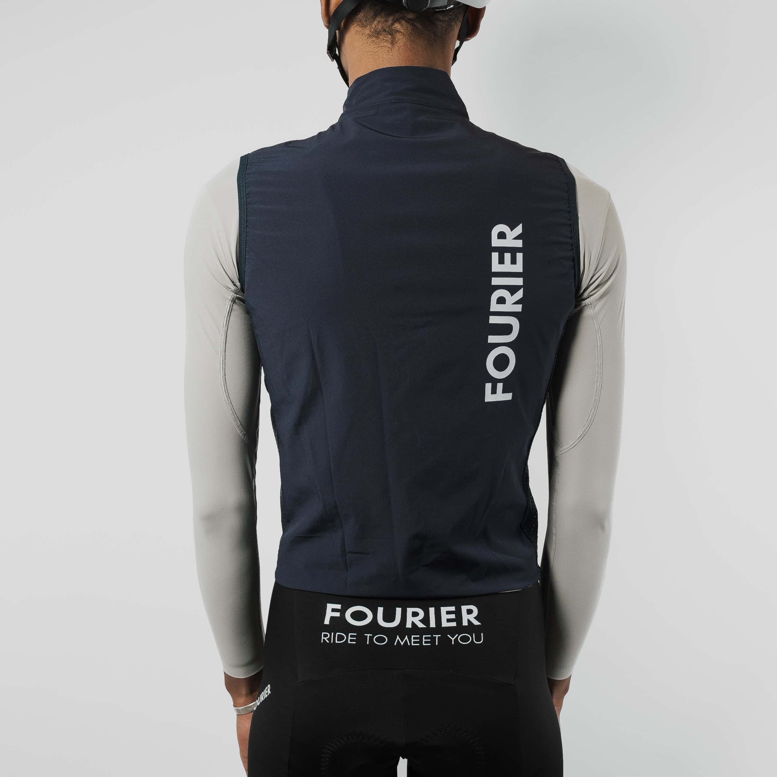 Fourier_pantalon_negro_corto_1